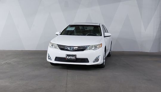 Toyota • Camry