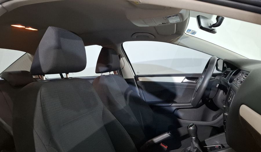 Volkswagen Jetta 2.5 TRENDLINE MT Sedan 2018