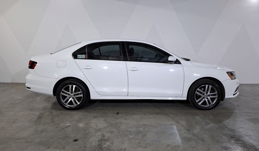 Volkswagen Jetta 2.5 TRENDLINE MT Sedan 2018