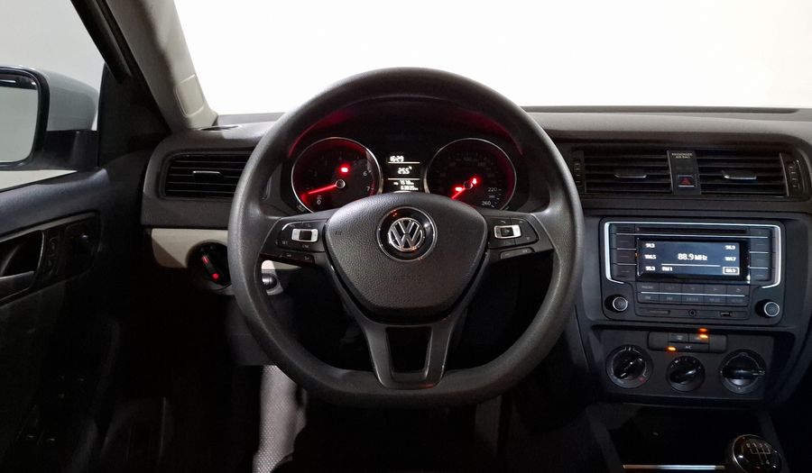 Volkswagen Jetta 2.5 TRENDLINE MT Sedan 2018