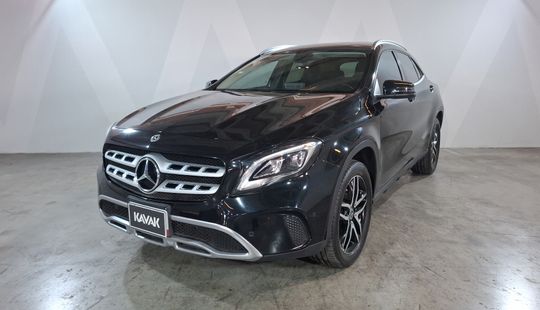 Mercedes Benz • Clase GLA