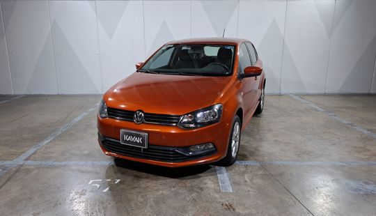 Volkswagen • Polo