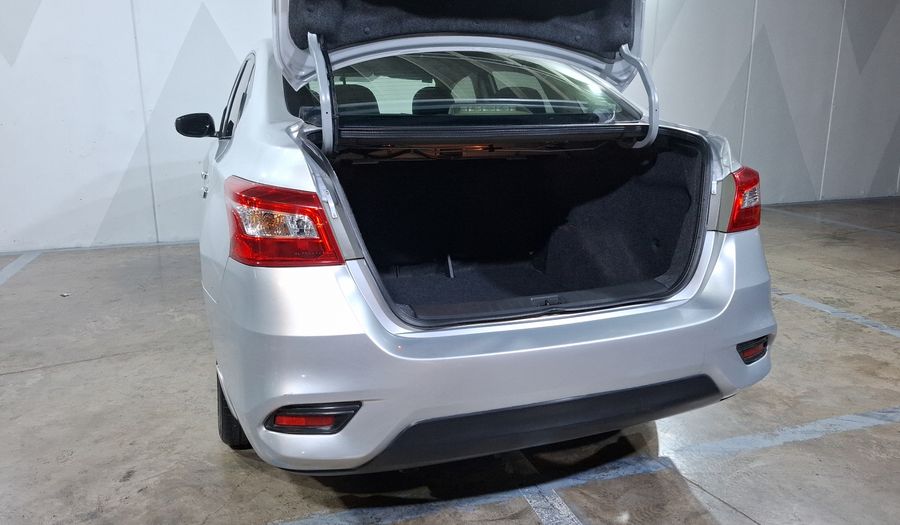 Nissan Sentra 1.8 ADVANCE CVT Sedan 2017