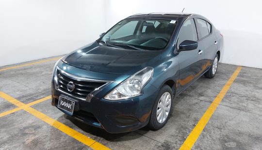 Nissan • Versa