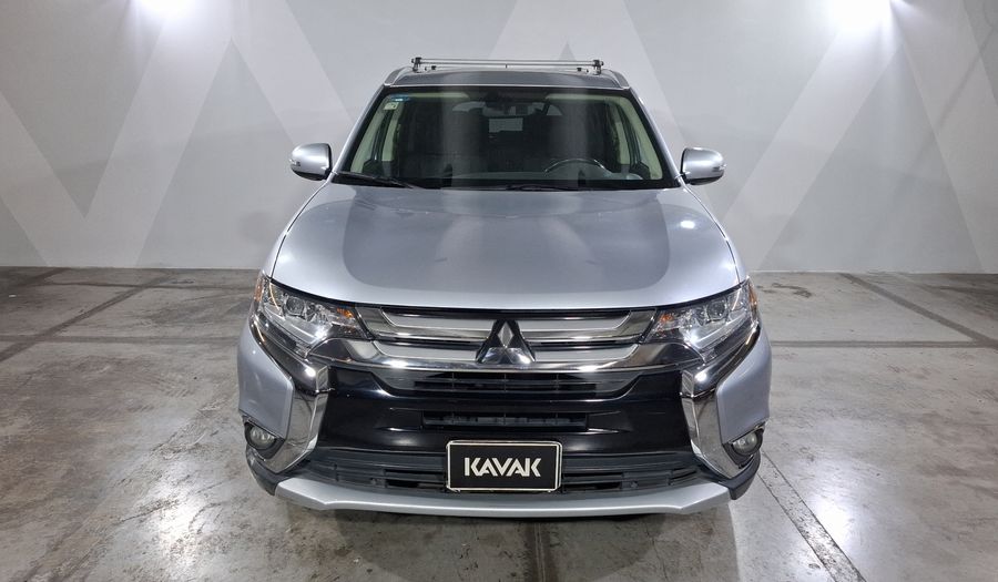 Mitsubishi Outlander 2.4 SE + Suv 2016