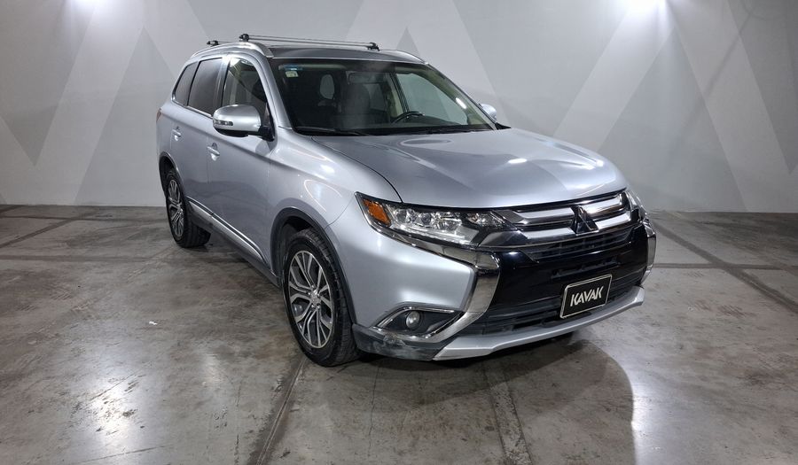 Mitsubishi Outlander 2.4 SE + Suv 2016