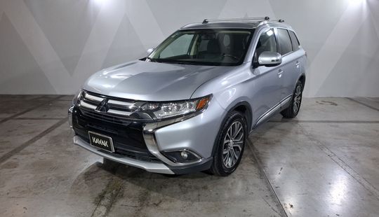 Mitsubishi • Outlander