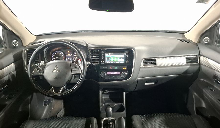 Mitsubishi Outlander 2.4 SE + Suv 2016