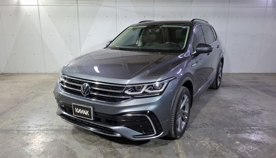 Volkswagen • Tiguan