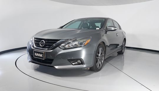 Nissan • Altima