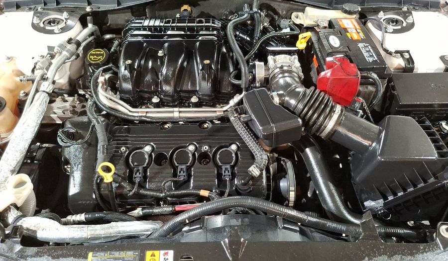 Ford Fusion 3.0 SE V6 AT Sedan 2012