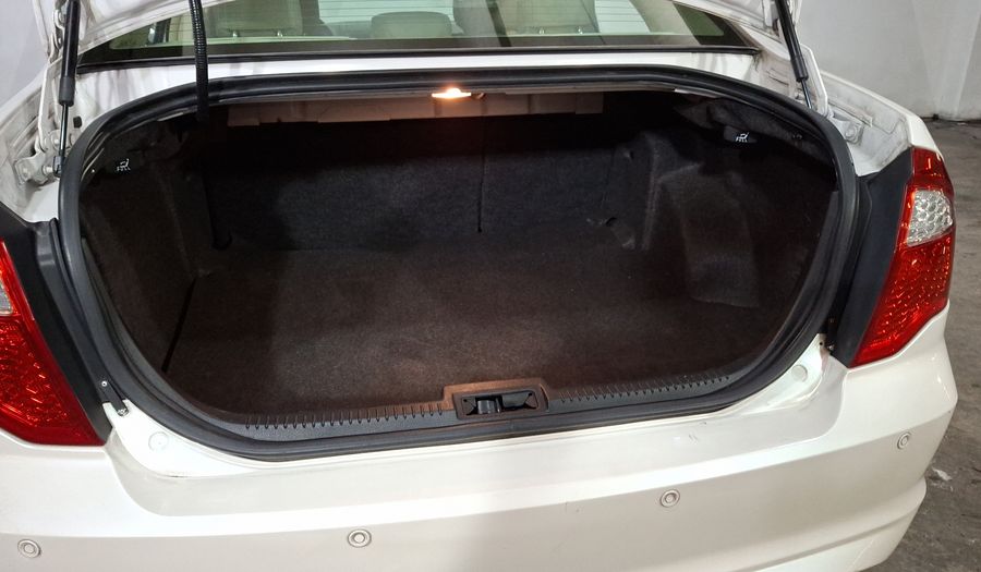 Ford Fusion 3.0 SE V6 AT Sedan 2012