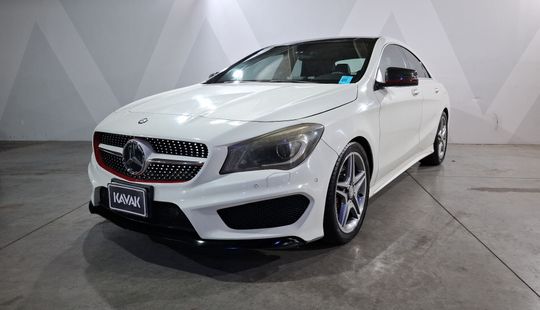 Mercedes Benz • Clase CLA