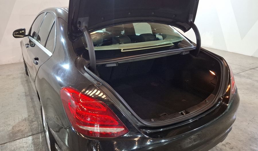 Mercedes Benz Clase C 2.0 200 EXCLUSIVE AUTO Sedan 2018