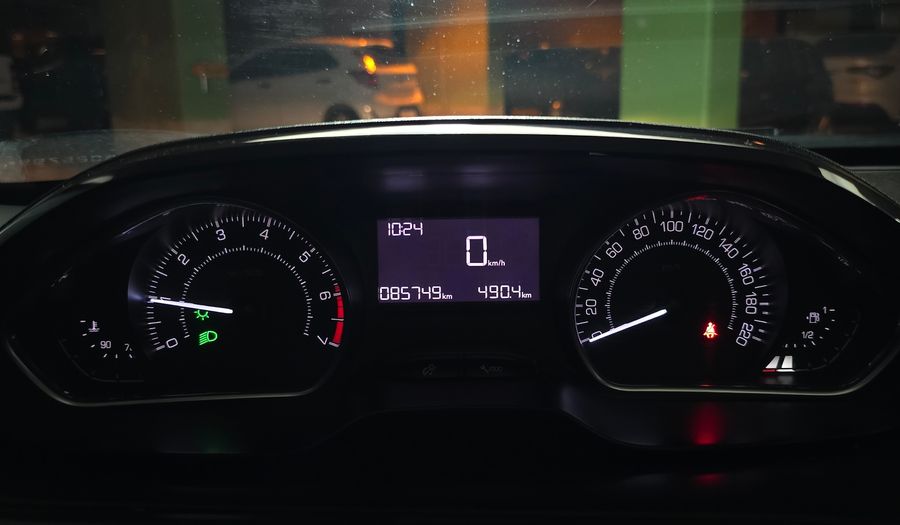 Peugeot 208 1.6 FELINE PACK CUIR Hatchback 2015