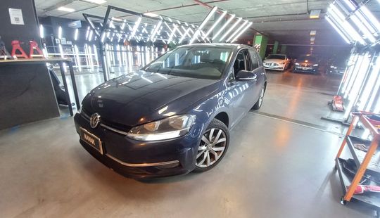 Volkswagen • Golf