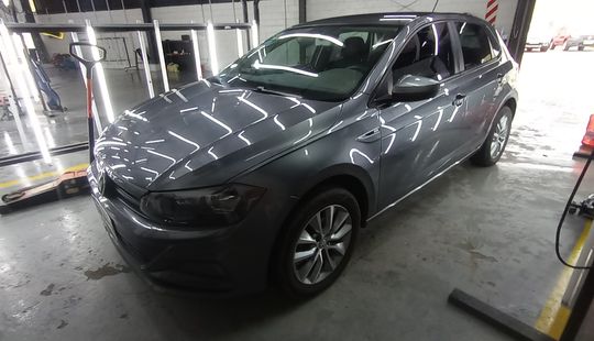 Volkswagen • Polo