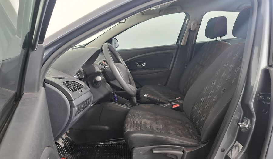 Renault Fluence 1.6 DYNAMIQUE PACK Sedan 2015
