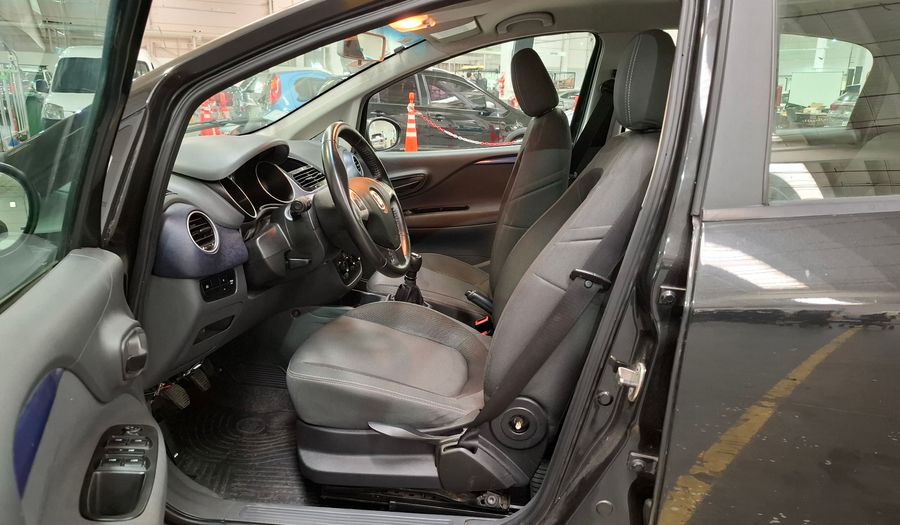 Fiat Punto 1.4 ATTRACTIVE 5P Hatchback 2016