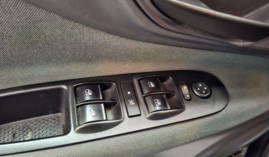 Fiat Punto 1.4 ATTRACTIVE 5P Hatchback 2016