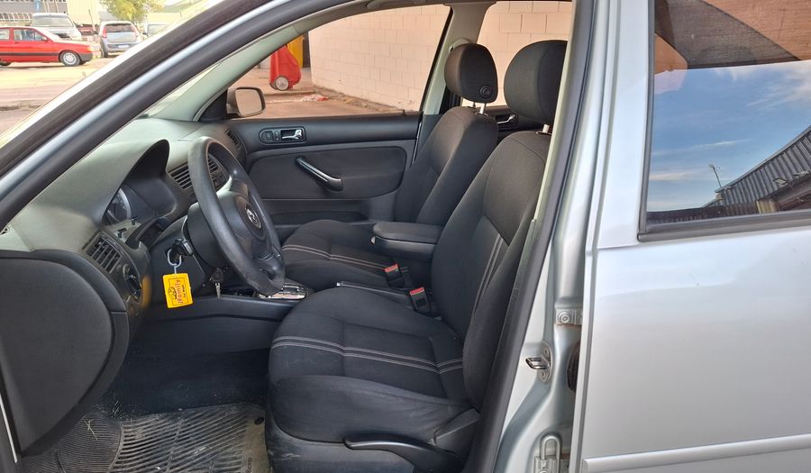 Volkswagen Bora 2.0 TRENDLINE TIPTRONIC Sedan 2013