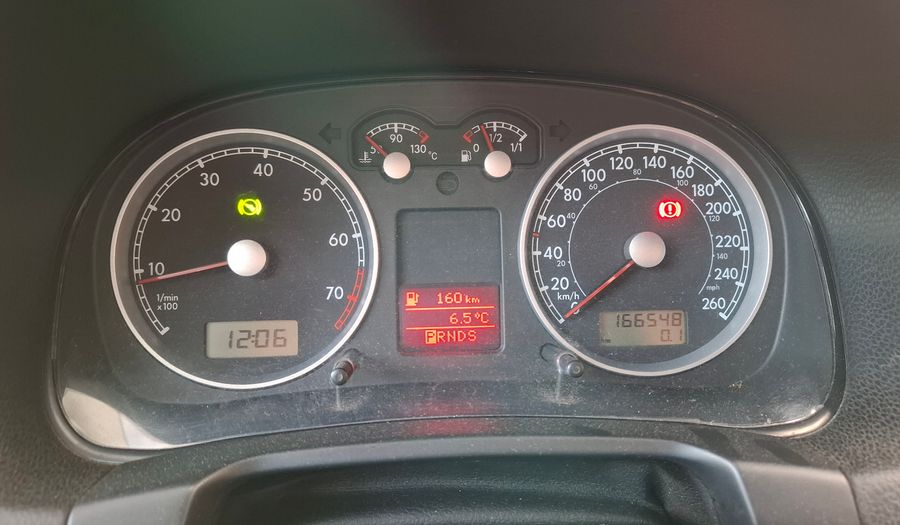 Volkswagen Bora 2.0 TRENDLINE TIPTRONIC Sedan 2013