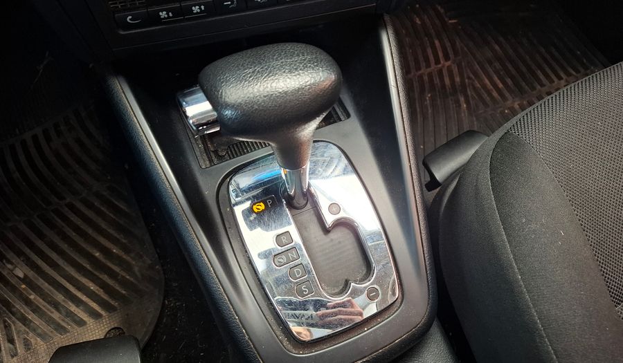 Volkswagen Bora 2.0 TRENDLINE TIPTRONIC Sedan 2013