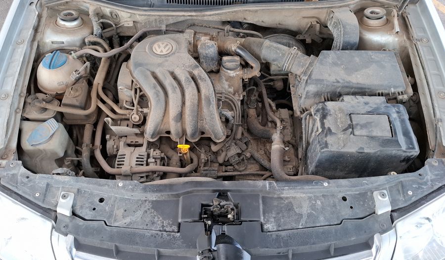 Volkswagen Bora 2.0 TRENDLINE TIPTRONIC Sedan 2013