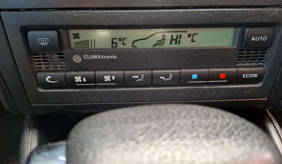 Volkswagen Bora 2.0 TRENDLINE TIPTRONIC Sedan 2013
