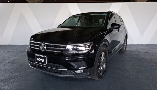 Volkswagen • Tiguan