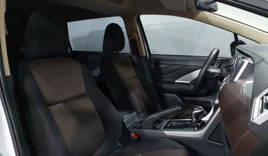 Mitsubishi Xpander 1.5 CROSS AUTO Minivan 2023