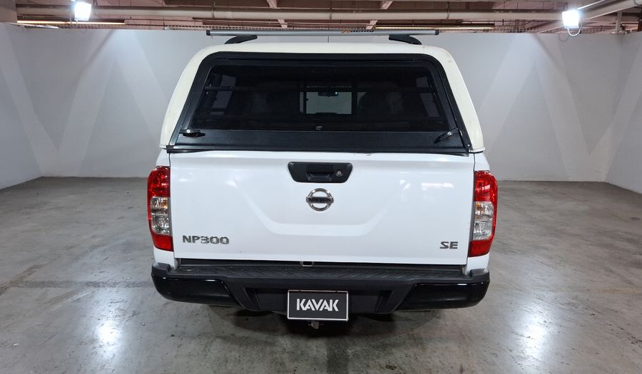 Nissan Np300 2.5 DOBLE CABINA SE AC PAQ SEG Pickup 2020