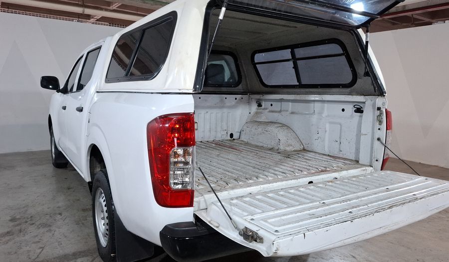 Nissan Np300 2.5 DOBLE CABINA SE AC PAQ SEG Pickup 2020