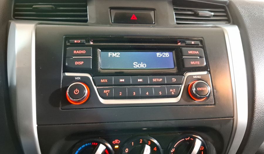 Nissan Np300 2.5 DOBLE CABINA SE AC PAQ SEG Pickup 2020