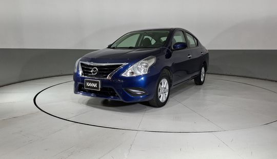 Nissan • Versa
