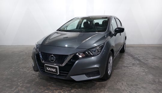 Nissan • Versa