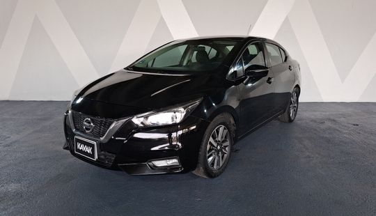 Nissan • Versa