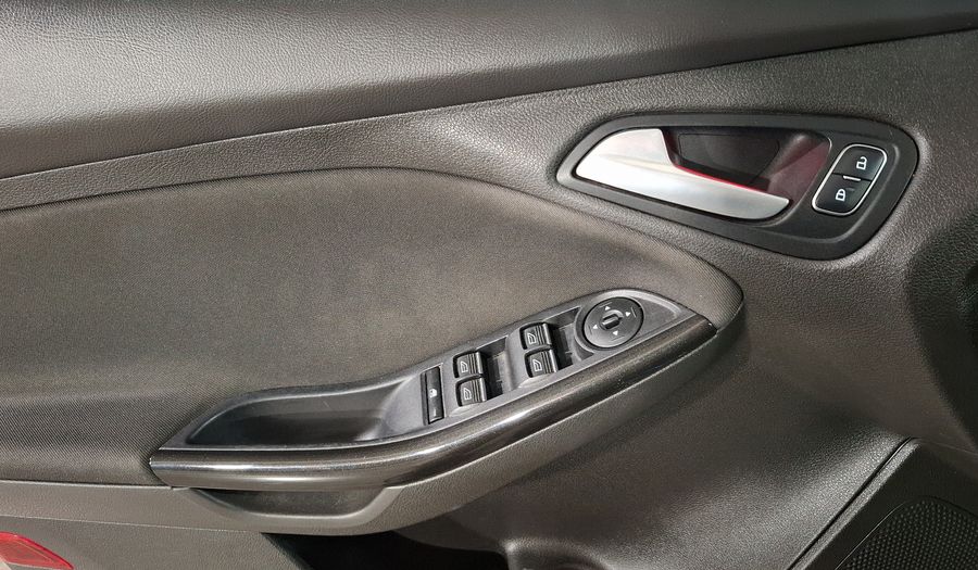Ford Focus 2.0 TITANIUM AT Sedan 2016