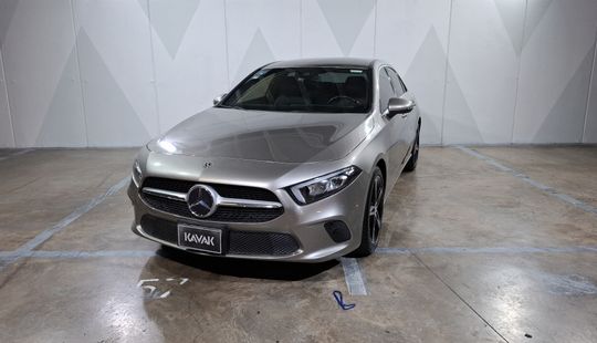 Mercedes Benz • Clase A