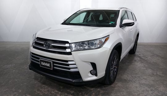 Toyota • Highlander