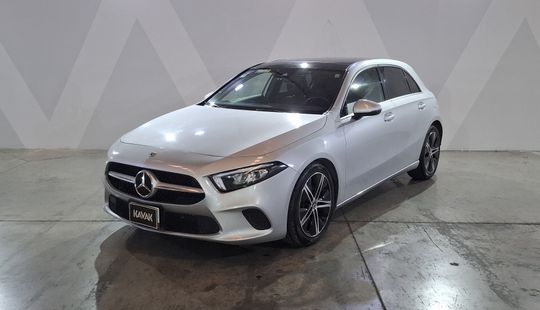 Mercedes Benz • Clase A