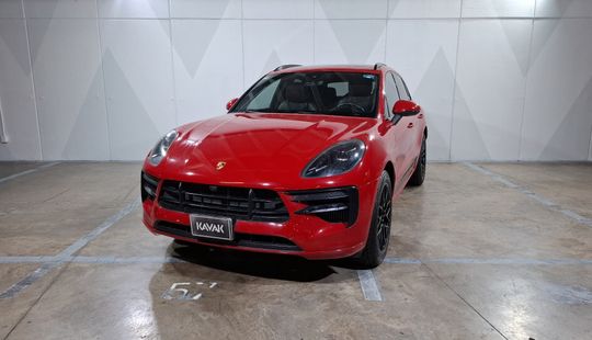 Porsche • Macan