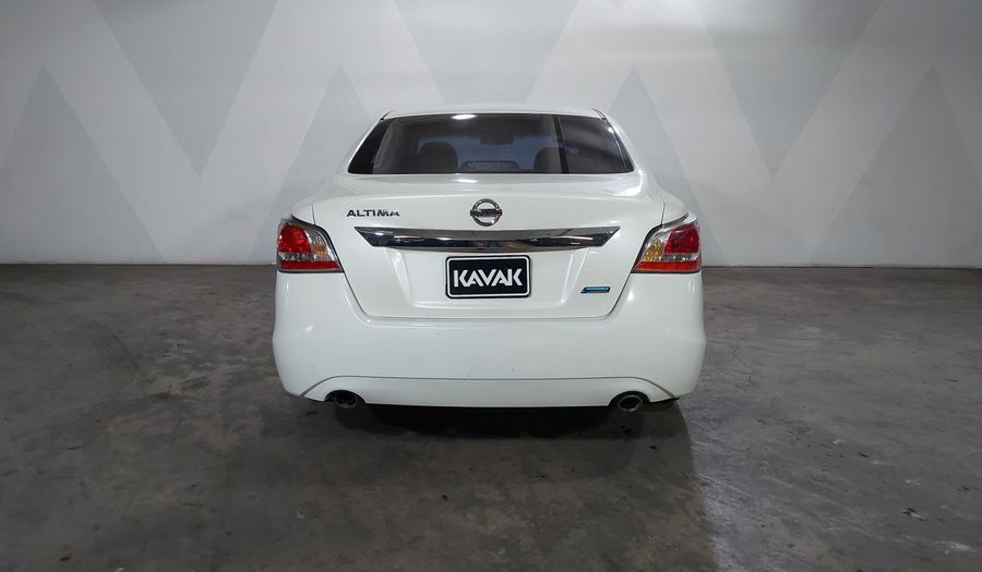 Nissan Altima 2.5 SENSE CVT Sedan 2015