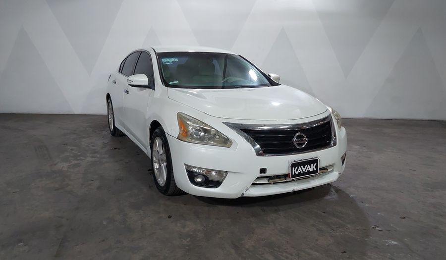 Nissan Altima 2.5 SENSE CVT Sedan 2015