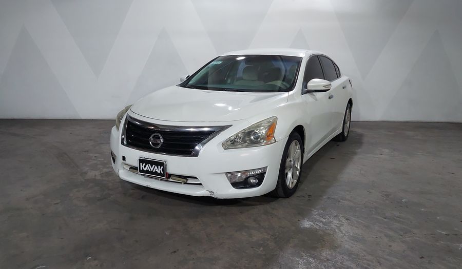Nissan Altima 2.5 SENSE CVT Sedan 2015