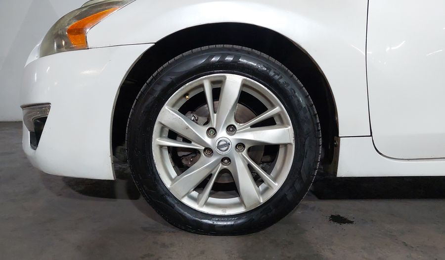 Nissan Altima 2.5 SENSE CVT Sedan 2015