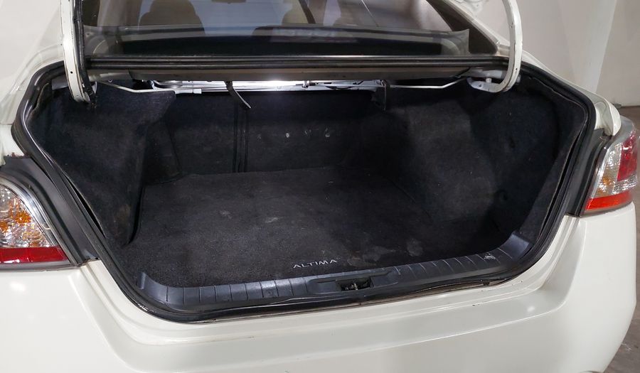 Nissan Altima 2.5 SENSE CVT Sedan 2015
