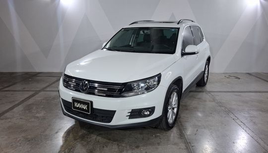 Volkswagen • Tiguan