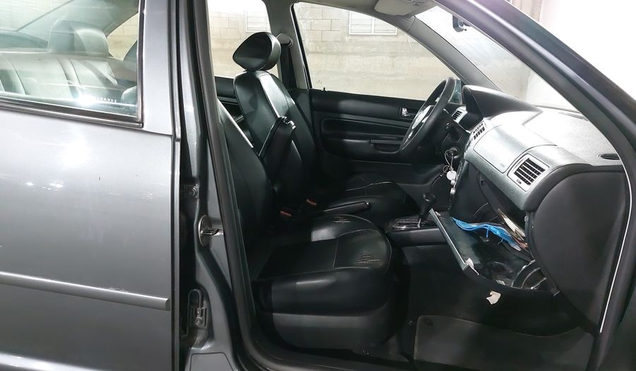 Volkswagen Jetta 2.0 TRENDLINE TIPTRONIC Sedan 2010