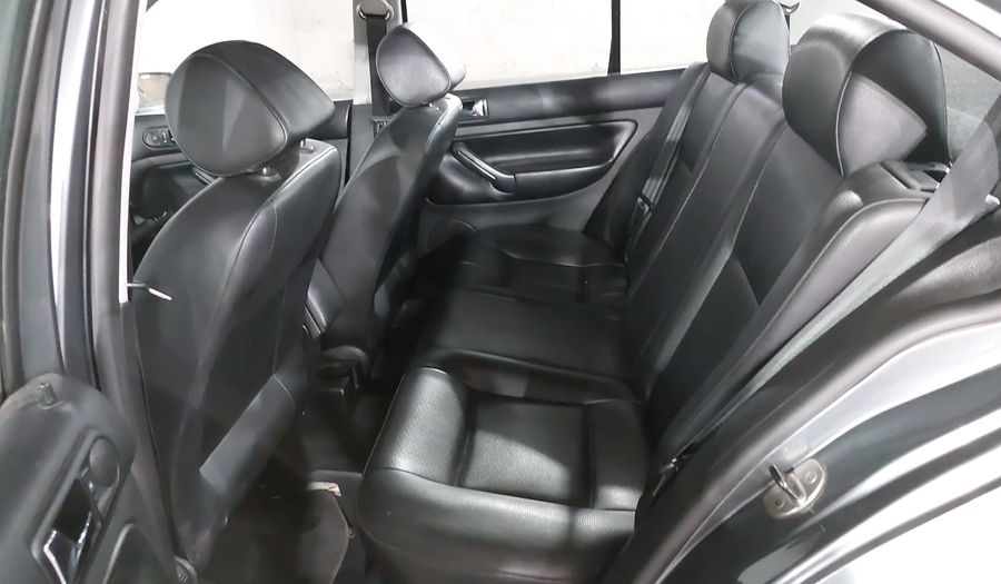 Volkswagen Jetta 2.0 TRENDLINE TIPTRONIC Sedan 2010